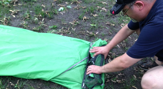 how to pack your tent