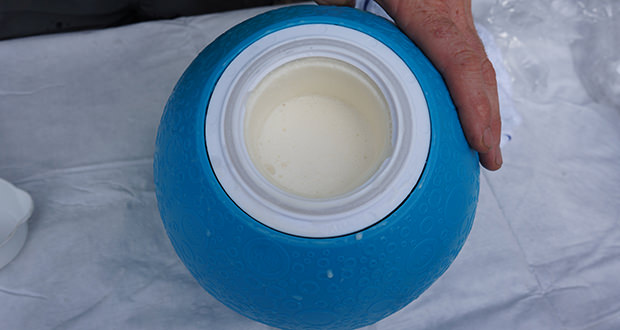 soft shell ice cream ball