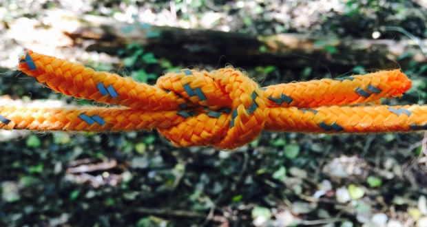 How to tie a square knot