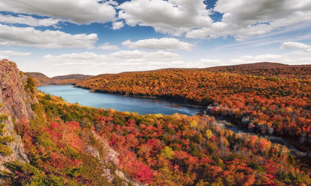 Lake of the Clouds, Porcupine Mountains in Fall Color, Upper Michigan Peninsula.