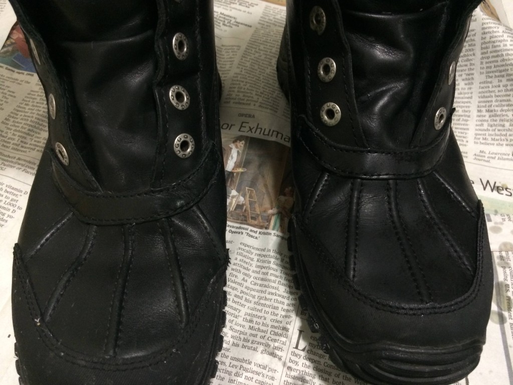 Here, the right boot is all done, and I haven't started the left yet. 