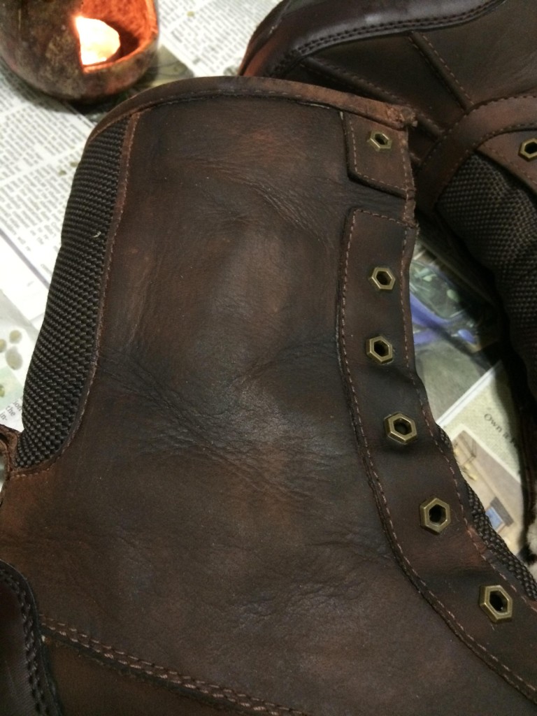 Looking at the brown boots again, I noticed that it had unevenly colored. I melted in another layer to even it out into a darker brown. 