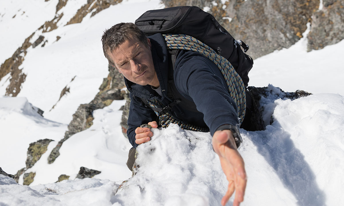 bear-grylls-naked-in-siberia