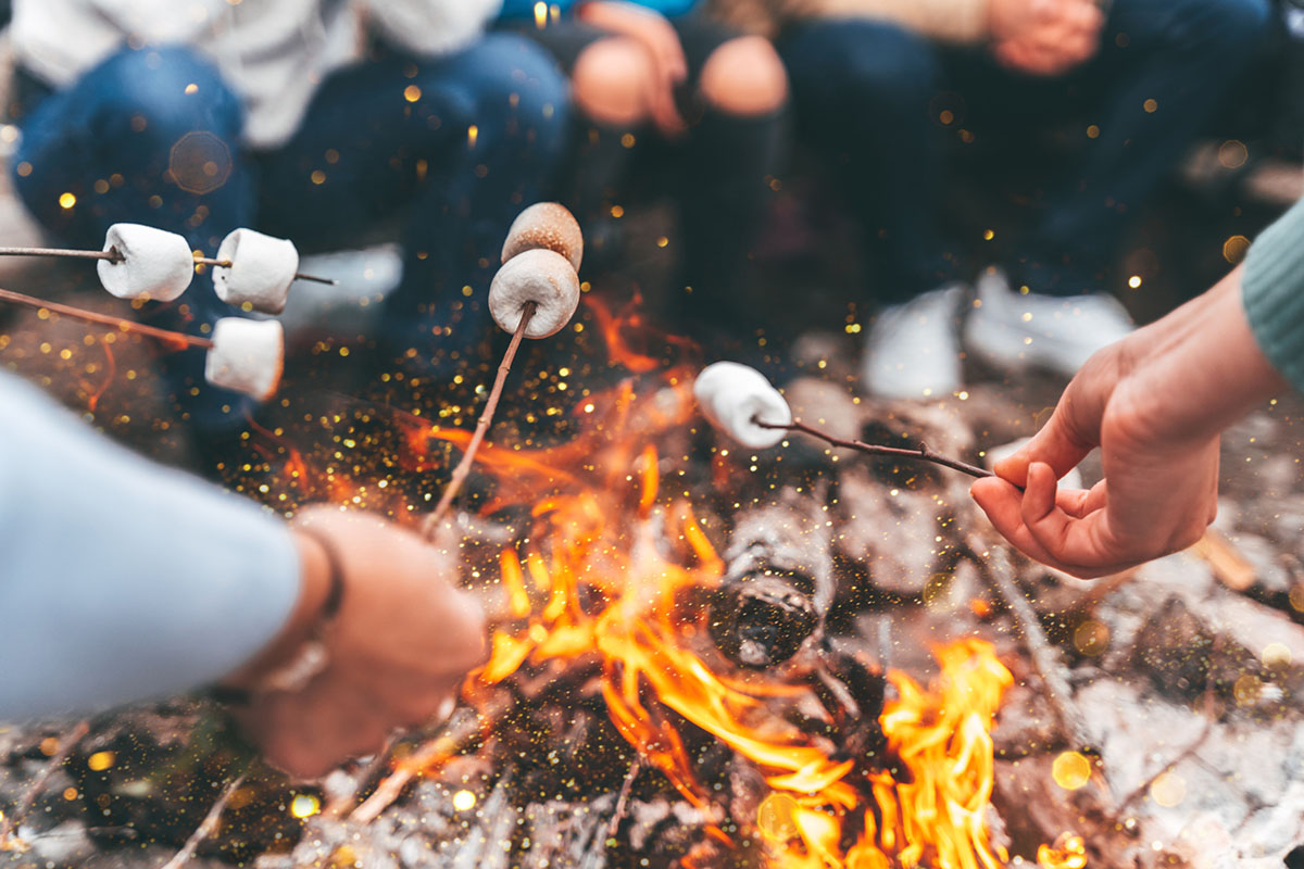 how-to-plan-cool-weather-bonfire