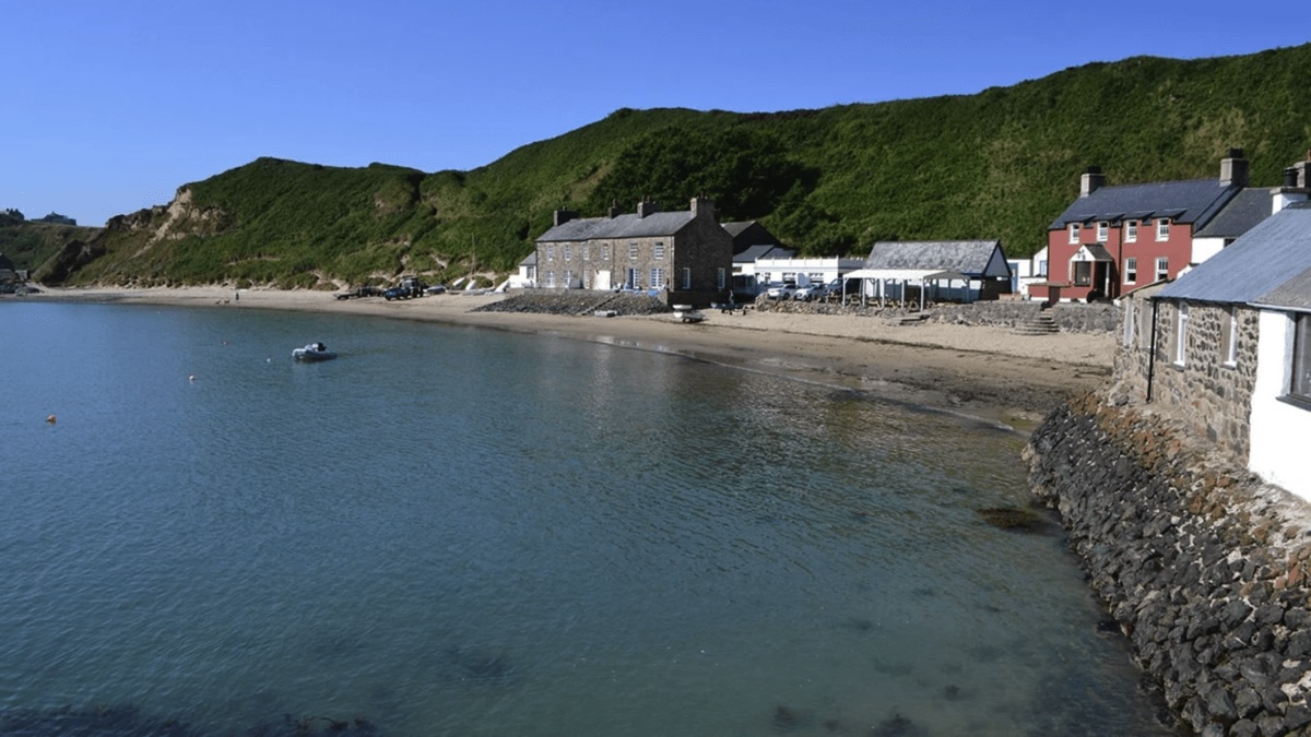 Cottage by the sea