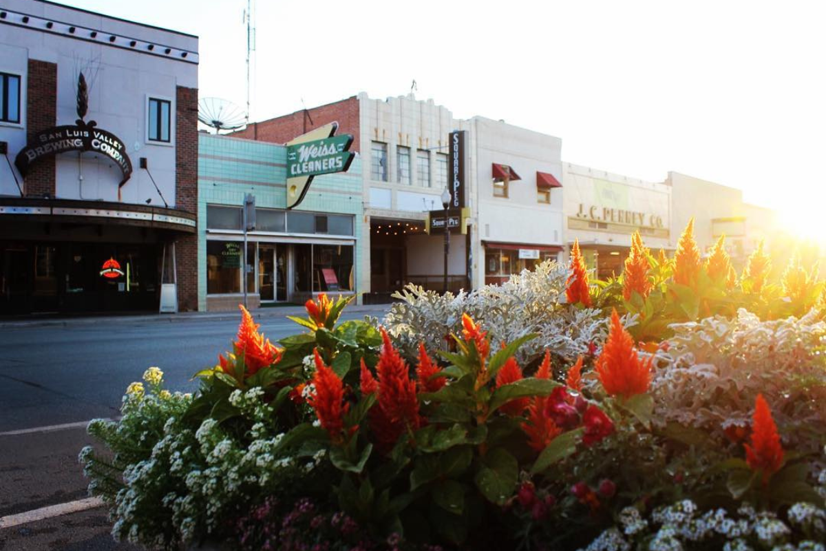 towns near Great Sand Dunes