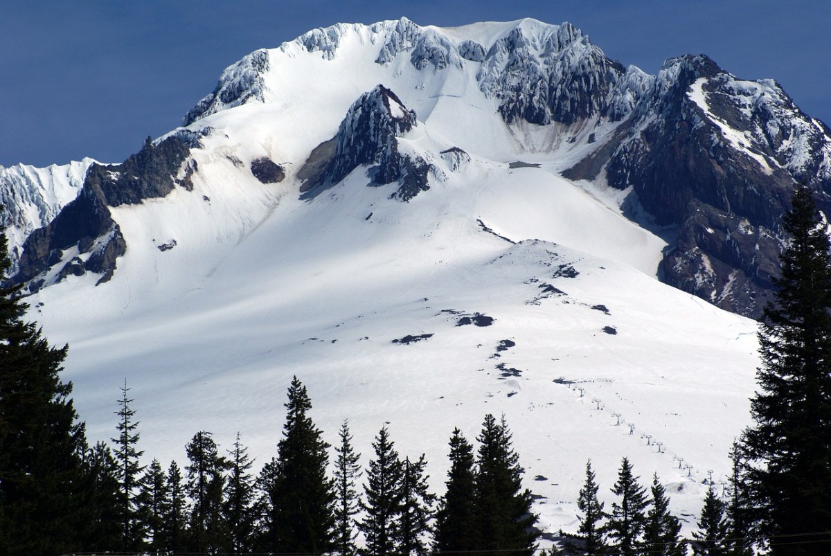 Mount Hood is Experiencing its First Blizzard in a Decade