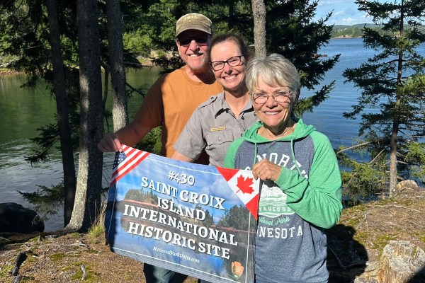 couple visits all national park units