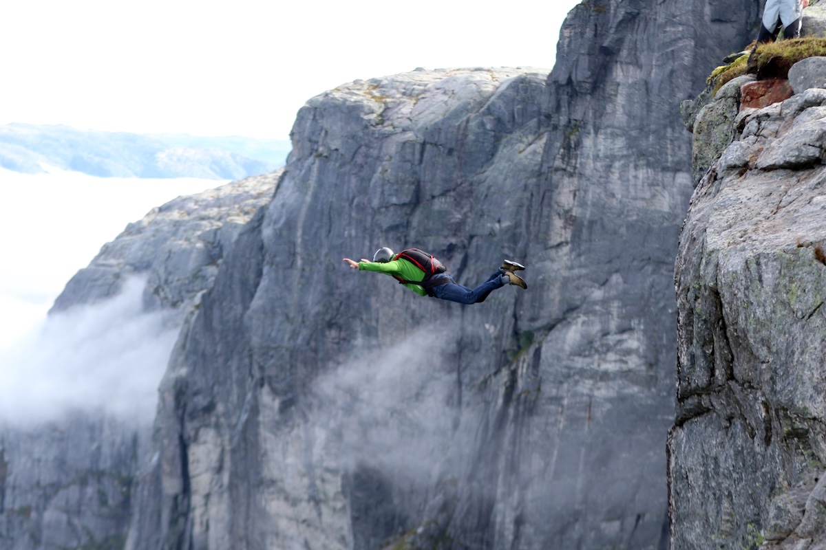 base jumping yosemite illegal