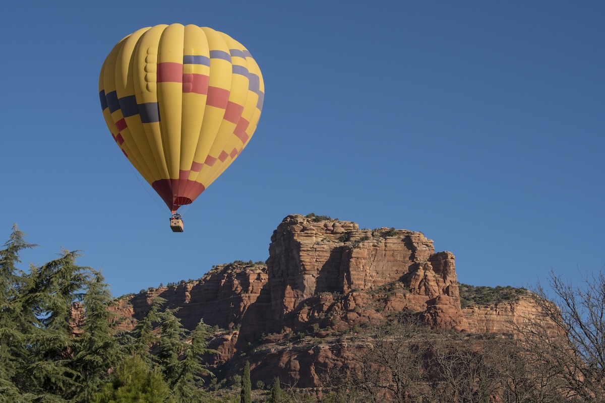 hot air balloon mountain lion