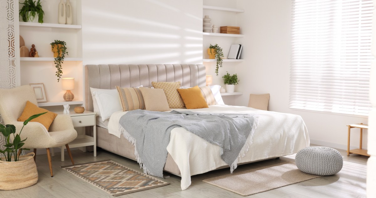 16-Year-Old Brings An Opossum Into Her Parents' Bedroom