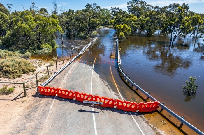 floodwaters australia