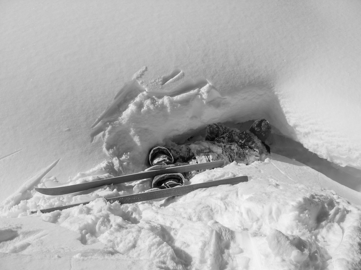 rescue buried skier