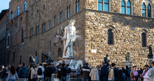 Tourist Damaged Florence’s ‘Fountain of Neptune’ After Being Peer Pressured To Grope It
