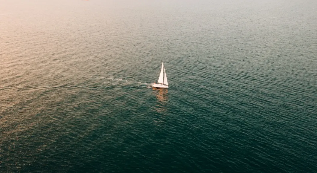 18 year old solo sails
