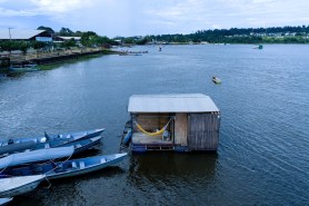 houseboat