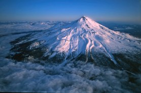 climber fell 1500 feet mount shasta