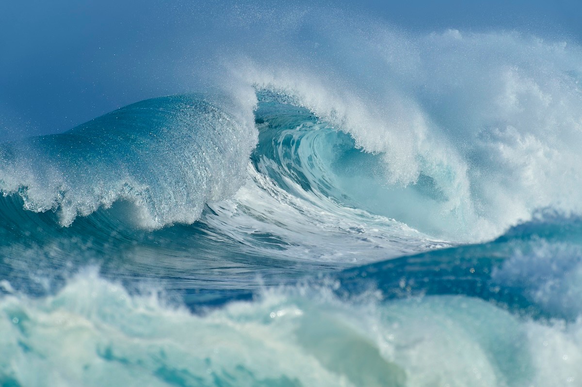 massive waves southern california
